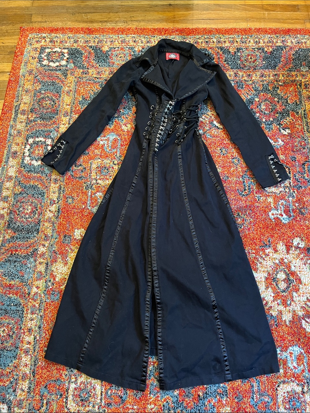 Red Balls of Fire Vintage Goth Maxi Coat
Size xs / s - Picture 8 of 13